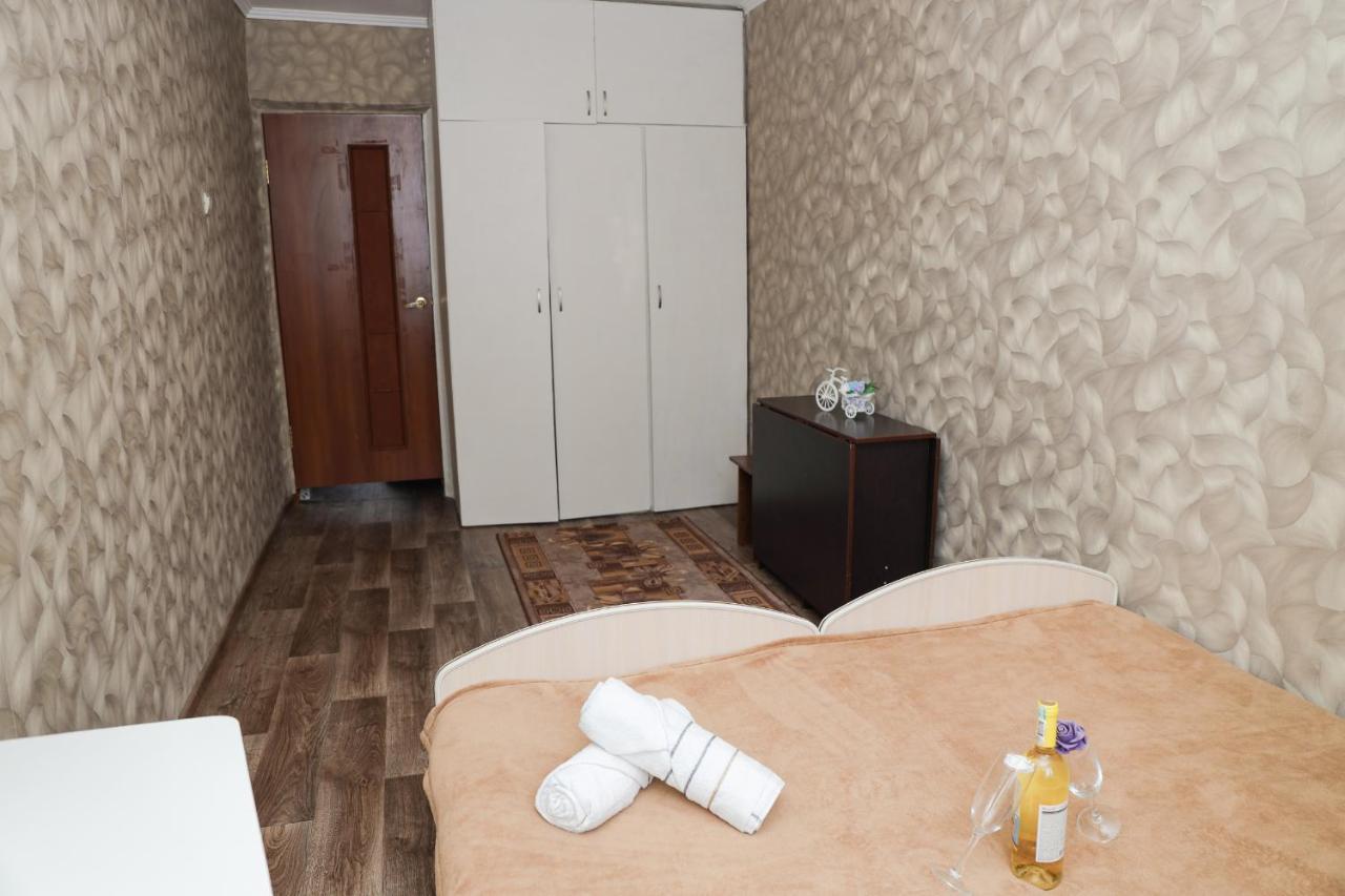 Reliablehouse 2-Х Комнатная Квартира В Центре Appartamento Almaty Esterno foto