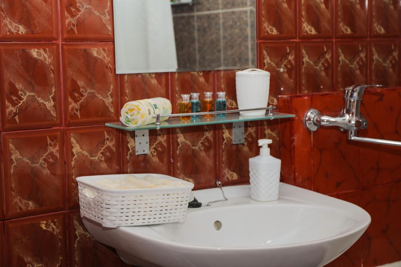 Reliablehouse 2-Х Комнатная Квартира В Центре Appartamento Almaty Esterno foto