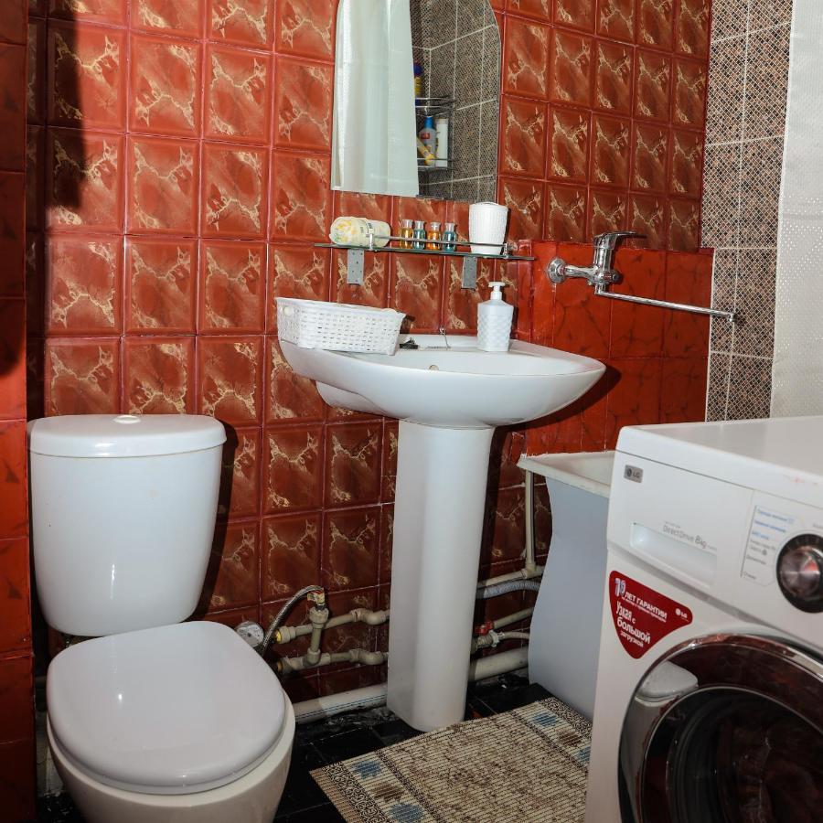 Reliablehouse 2-Х Комнатная Квартира В Центре Appartamento Almaty Esterno foto
